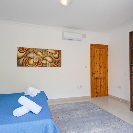 St Julian'S Unique 3-Bedroom Apartments Sleeps 9-10 St. Julian's Exteriör bild